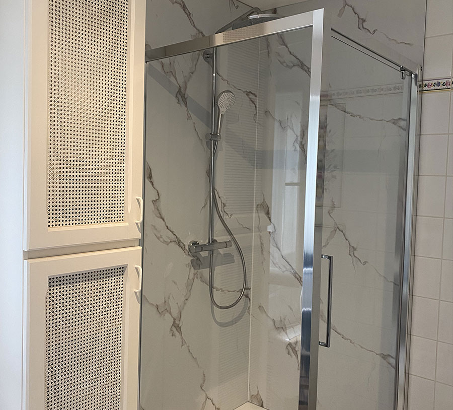 Voorbeeld van een complete badkamerrenovatie door Emiel Derycke